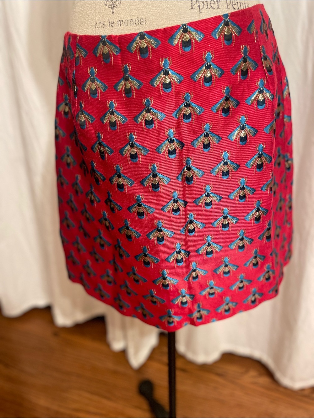 Louche sz 10  Red Embroidered Bee-Print skirt